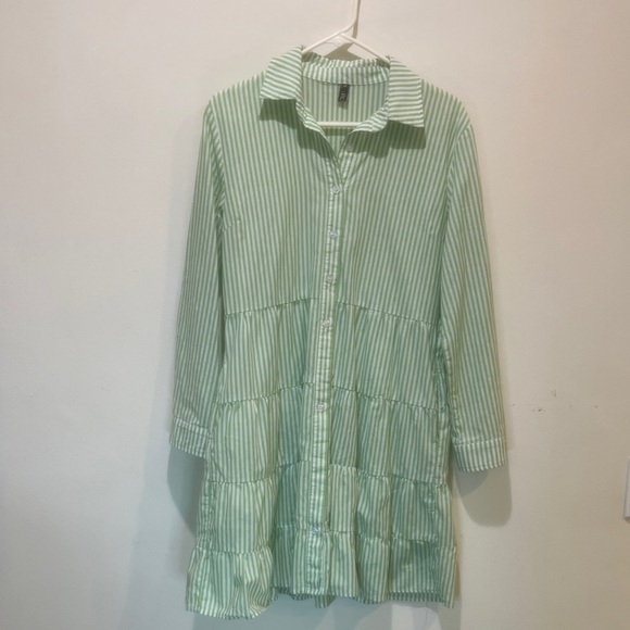 Like New - OVERSIZED DRESS – Green & White STRIPED With POCKETS – Size MEDIUM - Picture 4 of 8